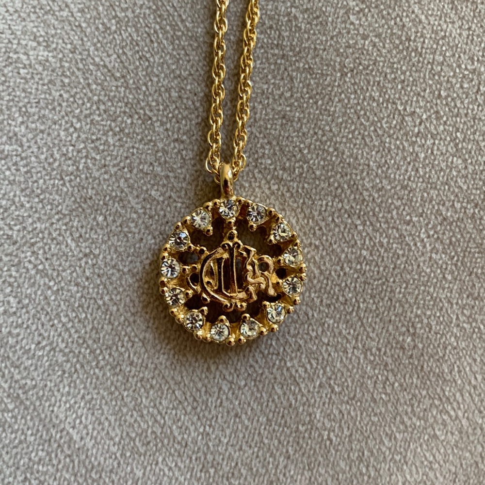 Dior pendant